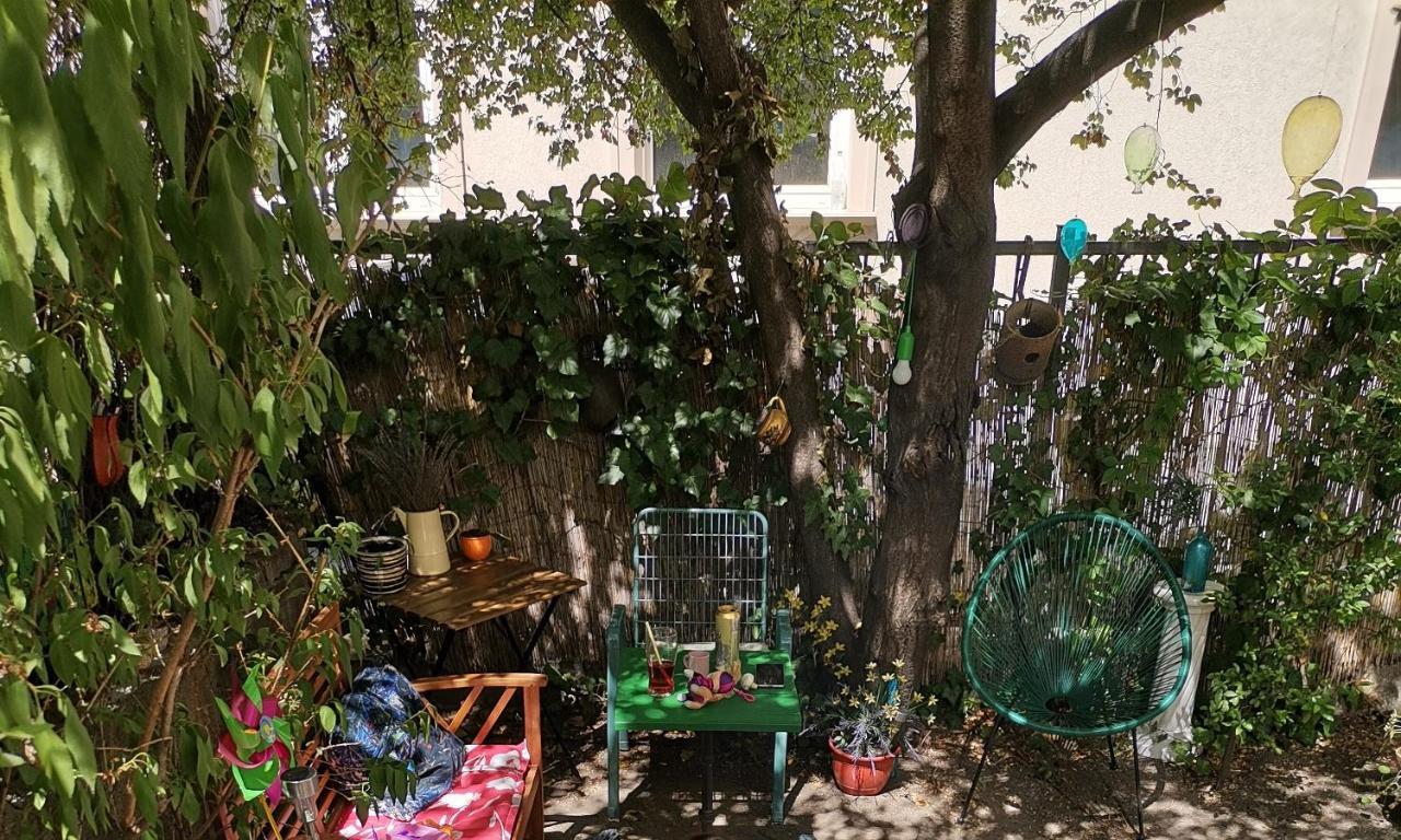 Flat In Historic Villa With Your Own Private Garden, Near City Park Budapeste Exterior foto